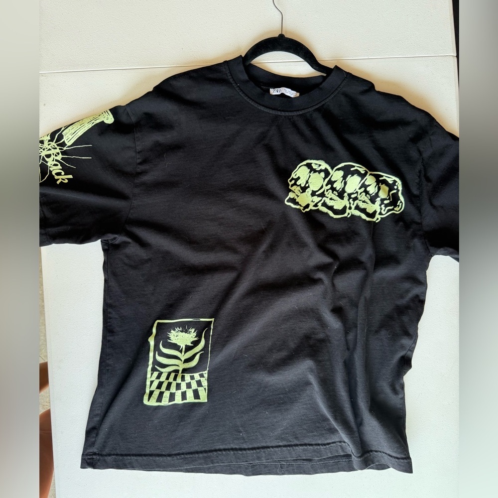 Zara Black and Yellow Graphic Tee